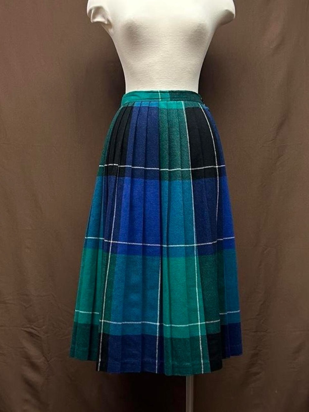 Vtg high waist pleated midi skirt in teal and cobalt plaid